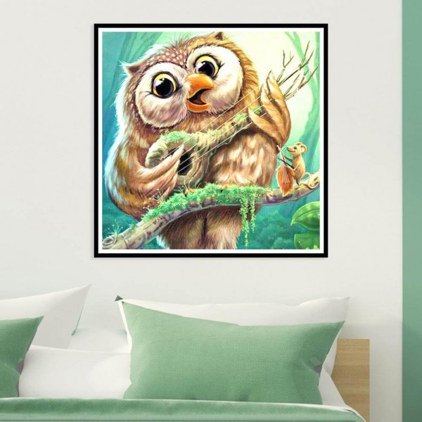 Ugle med lille mus v.a. 50x50cm