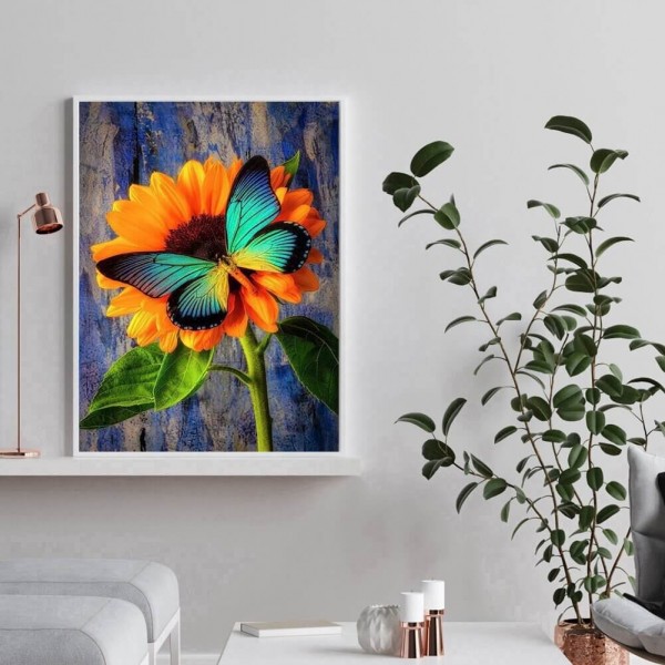 Sommerfugl på en solsikke v.a. 50x70cm
