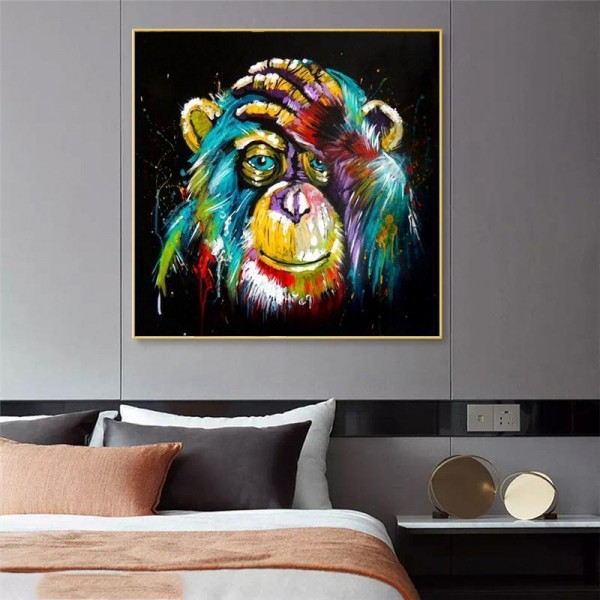 Farvet abe v.a. 50x50cm